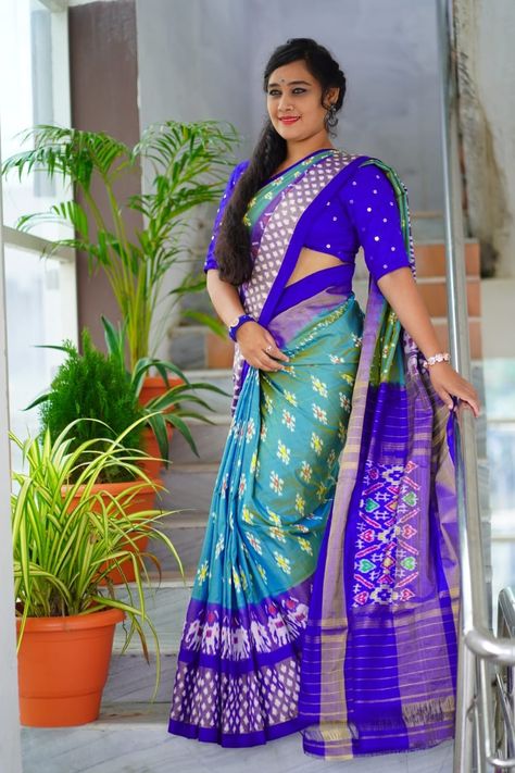 Sarees Cotton, Ikkat Pattu Sarees, Fancy Blouses, Fancy Blouse Designs, Pochampally Sarees, Ikkat Saree, Pattu Sarees, Blouse Work Designs, Ikkat Silk Sarees