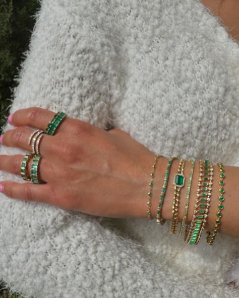 Emeralds for summer😎💦☀️ Stack, layer, mix and match with gold chains and diamonds✨ #emeraldanddiamond #emerald #emeraldjewelry Emerald Jewelry Aesthetic, Sapphire Eternity Ring, Dazzling Earrings, Rainbow Sapphires, Emerald Bracelet, Diamonds Jewelry, Ring Stack, Emerald Necklace, Emerald Jewelry