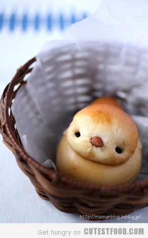 Chick Bread.... so adorable!! Pudding Chia, Easter Food, God Mat, Easter Dinner, Challah, Easter Chicks, Bread Rolls, Food Humor, Easter Recipes