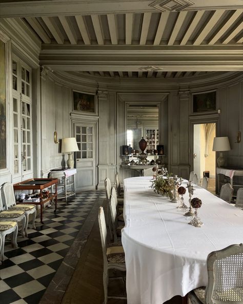 My favorite dining room @chateau_de_louye 🤍 #antiquedining #chateau #frenchateau #antiquetable #maisonfete French Chateau Interiors, Chateau Interior, Interior Dining Room, Harlequin Floors, French Country Chateau, European Country Home, French Kitchens, Chateaux Interiors, Collected Interiors