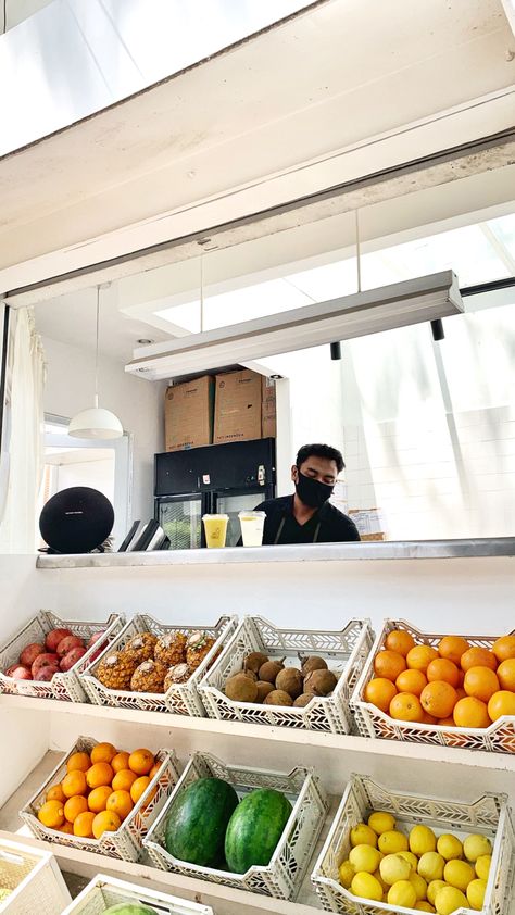 Juice Display, Juice Bar Interior, Mexican Fast Food, Assorted Fruits, Juice Bar Design, Fruit Ninja, Juice Store, Smoothie Shop, Drink Shop