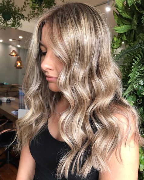 Full Head Blonde Foils On Brown Hair, Full Head Of Blonde Foils, Half Head Of Foils Blonde, Full Head Foils, Full Head Blonde Foils, Full Foil With Shadow Root, Full Head Blonde Foils Root Stretch, Blonde Foils, Hair Foils