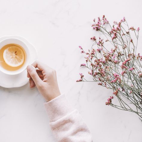 Minimalist Flatlay, Spring Flatlay, Tea And Flowers, Coffee Flatlay, Green Quotes, Colorful Borders Design, Cityscape Photography, Flat Lay Photography, Backdrop Design