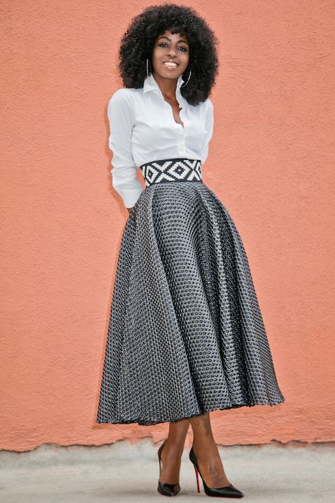 Button Down + Textured Tea Length Skirt Alexandra Pereira, Tea Length Skirt, Style Pantry, Long Skirt Fashion, Chique Outfits, Full Skirts, A Skirt, African Attire, Tea Length