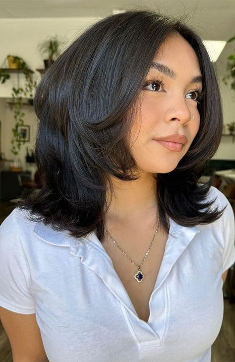 50+ Versatile Layered Haircuts : Shoulder length cuts with long layers and face frame Medium Short Layers Haircut, Short Rounded Layers Haircut, Short Hair Layers For Round Face, U Shaped Layered Hair Short, 90s Choppy Bob, Medium Haircuts For Black Women, Short Hair Layered Cut For Round Face, Shoulder Length Bob Layers, Haircut Short Hair Round Face