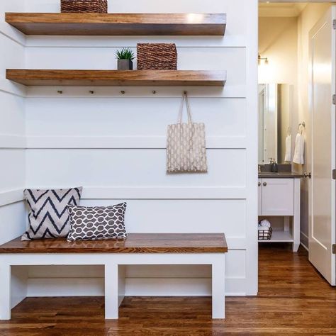 Farmhouse Mud Room, Mudroom Ideas Diy, Living Space Ideas, Organize Life, Mud Room Entry, Mudroom Entryway, Mudroom Decor, Wood Walls, Mud Room Storage