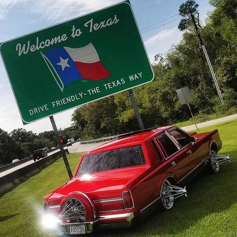 Slabs In the City on Instagram: “Self Explanatory! 💯🤘🏼🍭🍭🍎💦💦💦🏆 R.I.P. Fat Pat! #slabs #slabculture #slabcity #candy #candypaint #84s #swangas #swangers #ridingslab #htown…” Houston Slabs Cars, Slabs Cars, Houston Culture, Candy Paint Cars, Houston Tattoos, Visit Houston, Slab City, Chopped And Screwed, Playlist Covers Photos