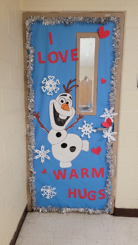 December Bulletin Board Ideas Preschool, Olaf Bulletin Board Ideas, Frozen Bulletin Board Ideas, Olaf Door Decorations For School, Olaf Christmas Door, Snowman Classroom Door Ideas, Olaf Bulletin Board, Frozen Bulletin Board, Disney Bulletin Boards