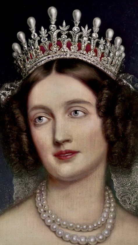 Elisabeth Ludovika of Prussia by Joseph Karl Stieler Regency Era Crown, Royalty Portraits, Historical Royalty, 1800s England, Royal Paintings, British Royal Family Tree, Royal Family Trees, Russian Jewelry, Victorian Blouse