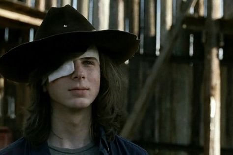 Carl Grimes in Hilltop ○ Season 7 Episode 8 ■ "Hearts Still Beating" | The Walking Dead Chandler Riggs, Carl Grimes, Walking Dead, The Walking Dead, Walking, Lost