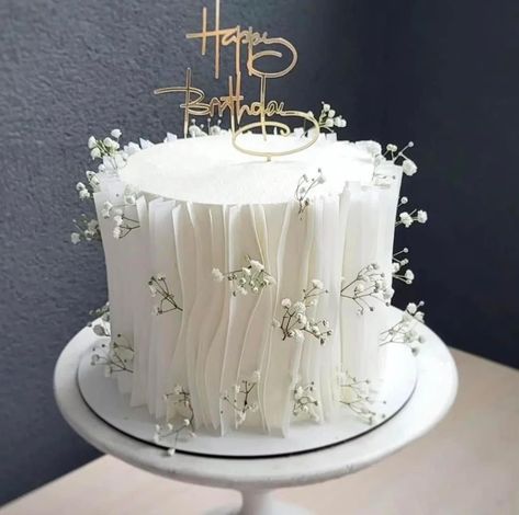 60 Year Birthday Cake, Butterfly Wedding Cake, Fancy Wedding Cakes, Pastry Chocolate, Wafer Paper Cake, Birthday Cake Decorating Ideas, Elegant Birthday Cakes, Stunning Cakes, Simple Cake Designs