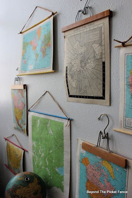 Map Display, Indoor Designs, Vintage Map Decor, Small Porch Ideas, Yellowstone Map, Vintage Maps Art, Map Projects, Thrifty Thursday, Craft Booth Displays