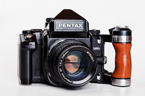 pentax 67 ♥ Vintage Cameras Photography, Fotocamere Vintage, Pentax 67, Pentax Camera, Photo Gear, Classic Camera, Photographer Camera, Old Cameras, Film Photography 35mm