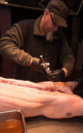 The recipe for purchasing, preparing, and cooking a whole hog or suckling pig and how to hold a traditional Carolina Pig Picking. Barbecue Sandwiches, Cute Farm Animals, Digital Meat Thermometer, Pig Roast, Bbq Sauce, How To Cook, Outdoor Cooking, Pork Recipes, The Recipe