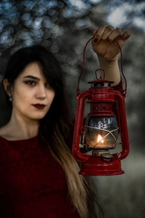 Holding Lantern Pose Reference, Hand Holding Lantern, Holding Lantern Reference, Holding Lantern, Lantern Drawing, Lamp Tattoo, Lantern Art, Antique Lanterns, Gas Lamp