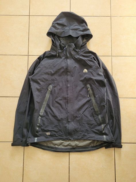 Nike ACG waterproof Gore-Tex light jacket Xl black Tech Jacket, Tech Wear, Nike Acg Jacket, Streetwear Men, Men's Outerwear, Nike Acg, Streetwear Men Outfits, Mens Outerwear, Light Jacket