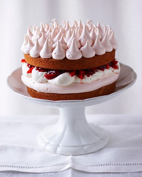 A recipe for pink meringue layer berry cake from Masterchef finalist Hannah… Meringue Cake Recipe, Berry Meringue, Gbbo Recipes, Berry Cake Recipe, British Baking Show Recipes, British Bake Off Recipes, British Cake, Bake Off Recipes, Meringue Cake