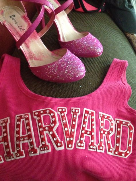 Legally blonde made Legally Blonde Broadway, High Gpa, Legally Blonde Outfits, Legally Blonde 3, Elle Woods Legally Blonde, Legally Blonde Musical, Pink Academia, Blonde Aesthetic, Blonde With Pink