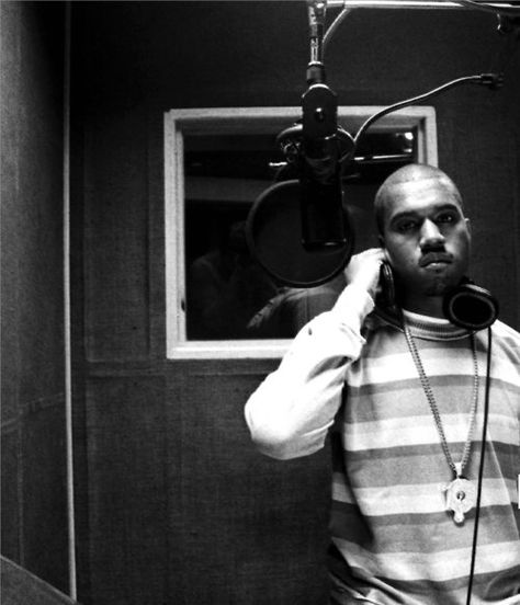 kanye in the booth recording Birthday Songs Video, Recording Booth, Audio Studio, Real Hip Hop, Music Pics, Birthday Songs, Drive Me Crazy, Best Rapper, Black And White Aesthetic