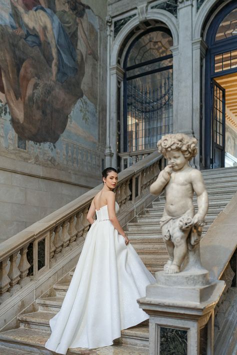 VENICE ELOPEMENT WEDDING AT CA' SAGREDO HOTEL - Italy Amalfi Coast, Amalfi Coast Positano, Italy Amalfi, Romantic Elopement, Como Lake, Lake Garda, Tie The Knot, Elopement Wedding, Portrait Inspiration