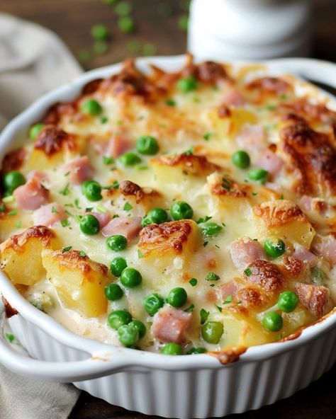 Cooked this up for the fam last night and it was a total hit - plate was wiped clean! Casserole With Peas, Potato Au Gratin, Ham Dishes, Cheesy Ham, Ham Casserole, Culinary Techniques, Potato Recipes Side Dishes, Potatoes Au Gratin, Spicy Dishes