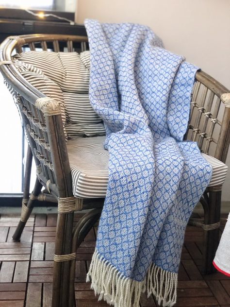 Blue woollen blanket thrown on the sofa chair. Winter Balcony Ideas, Winter Balcony, Winter Decor Ideas, Balcony Ideas On A Budget, Color Palette Living Room, Cheap Diy Home Decor, Woollen Blankets, Birch Branches, Diy Winter