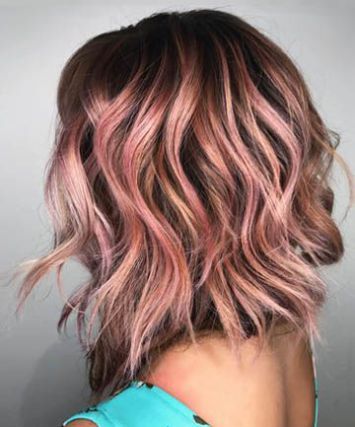 21 Rose Gold Hairstyles That Are Goals Pelo Color Ceniza, Rose Gold Hair Color, Blond Rose, Gold Hair Color, Rose Gold Highlights, Gold Hair Colors, Hair Color Rose Gold, Hair Color Pink, Trendy Hair Color