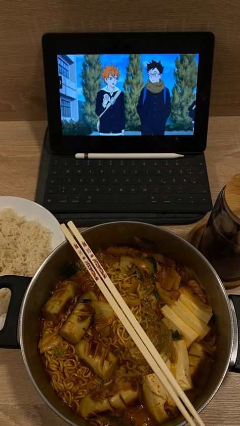 Korean Food Ramen, Kdrama Food, Ramen Korea, Food Ramen, Anime Haikyuu, Girly Aesthetic, Favorite Movie, Anime Aesthetic, Fun Time