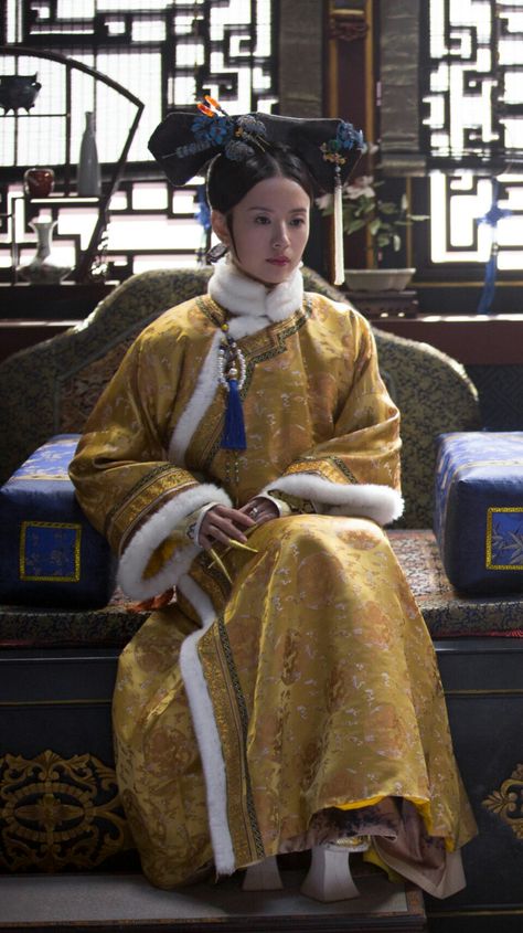 Xin Zhilei, Qing Dynasty Fashion, Qianlong Emperor, Qing Dynasty Clothing, Empresses In The Palace, Wallace Huo, Zhen Huan, Dynasty Fashion, Dynasty Clothing