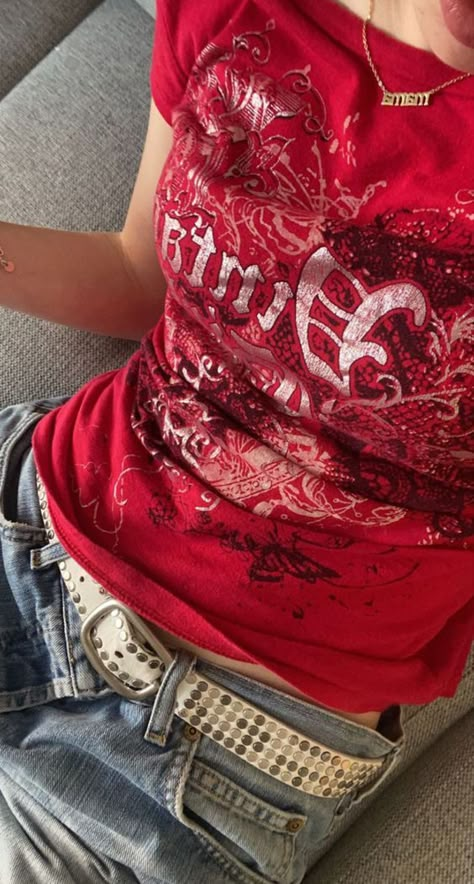 Y2k Baggy Tshirt, Red Vintage Aesthetic Outfit, Oversized Tshirt Outfit Y2k, Ed Hardy Hello Kitty, Shein Y2k Tops, Baggy Y2k Shirt, Ed Hardy Top Outfit, Vintage Y2k Shirts, Y2k Shirts Women