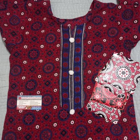 4 Free Ajrak Stickers Sizes : Medium ( Free Size ) sleeves : 17 Inch’s Chest : 18 Width : 21 Length : 37 Washable Fabric : Cotton 1 Peace Cold In Summer and Warm In Winter Maroon Ajrak Design With Blue Borders On Sleeves , Bottom Of Kurti This Ajrak Dress – kurti one Peace Is stitched with premium quality threads. The Design of Ajrak Dress – Kurti is Simple And Attractive with original handmade Ajrak fabric. Ajrak Print Kurti Designs, Ajrakh Short Kurti, Ajrakh Print Kurti Pattern, Ajrakh Print Dresses, Sindhi Ajrak, Ajrak Printed Kurti, Design Kurti, Dress Kurti, Style Kurti