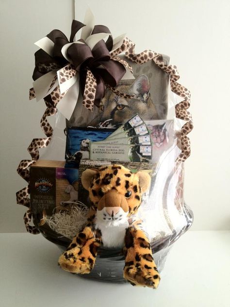 Safari Can See! Zoo Gift Basket www.OhBowsGiftBaskets.com Zoo Auction Basket, Zoo Gift Basket Ideas, Pet Gift Basket, Tricky Tray, Fundraiser Baskets, Raffle Ideas, Zoo Trip, Auction Basket, Pto Ideas