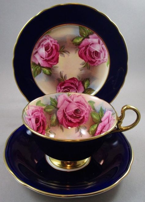 Crown Ducal, Tea Cup Collection, Rose Tea Cup, Smart Tiles, Pretty Tea Cups, Antique Tea Cups, China Cups And Saucers, Tea Sets Vintage, Cabbage Roses