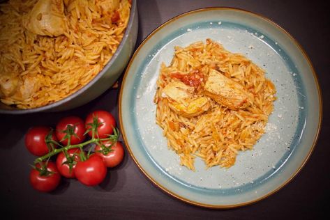 Chicken with Orzo Recipe (Manestra) Giouvetsi Recipe, Chicken Giouvetsi, Greek Feta Salad, Chicken With Orzo, Orzo Recipe, Orzo Recipes, Quick Dishes, Chicken Dish, Quick Chicken