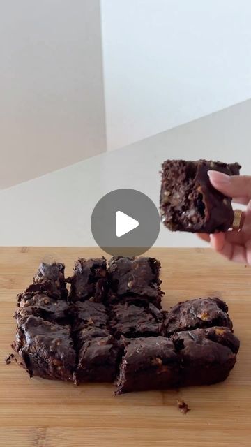 Vegan Recipes on Instagram: "🌱recipe below 👇 follow for more!

By: @thekelseyrose_ ✨EASY✨ 3-INGREDIENT BROWNIES — w/ ingredients you already have at home, so try this recipe today! 

Low carb, 0 processed sugar, gluten-free & dairy/free. A win for all!! These little babes were literally gone within 48 hours and I can’t believe it took me this long to try the recipe. 

They are SO EASY with only 5 minutes of prep time, I promise ANYONE can make them! 

INGREDIENTS:
+ 3 ripe bananas 
+ 1 cup peanut butter (I used crunchy and I love that it had the peanuts also in it!)
+ 1/2 cup cacao 
(optional: you can also use chocolate chips but I didn’t because I wanted to keep them less sweet)

INSTRUCTIONS:
1.) mash all 3 bananas, mix in peanut butter and cacao 
2.) line a baking tray with parchment Lite Desserts, 3 Ingredient Brownies, Clean Desserts, Clean Dessert, Tooth Pick, Healthy Brownies, Low Calorie Desserts, Processed Sugar, Ripe Bananas