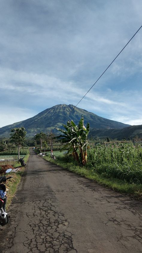 Magelang, kaliangkrik, gunung sumbing Padang, Alam Yang Indah, Open Road, Beautiful Pictures, Country Roads, Natural Landmarks, Road, Travel, Photography