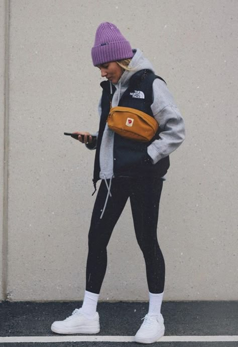 Surfergirl Style, Frock Fashion, Winter Fashion Outfits Casual, Mama Style, Athleisure Outfits, Fashion Victim, Winter Fashion Outfits, Outfits With Leggings, Mode Inspiration