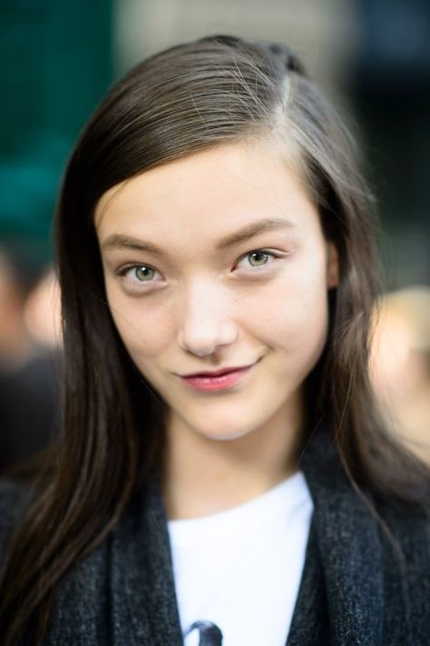 Pin for Later: Bellissima! The Most Gorgeous Street Style Stars of Milan Fashion Week MFW Street Style Beauty Yumi Lambert, Mfw Street Style, Clear Face, Best Portraits, Interesting Faces, Girl Crush, Milan Fashion Week, Star Fashion, Celebrities Female