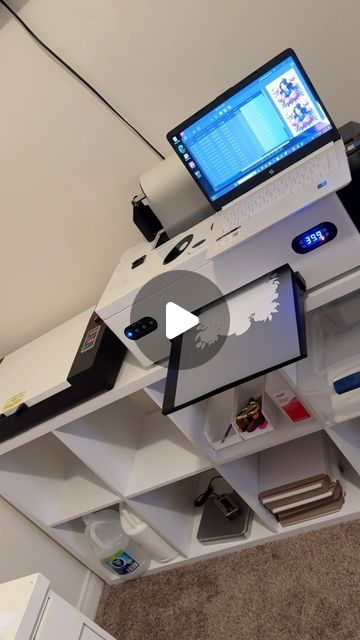 Little Lattes Supply Shop | Maritza Juarez on Instagram: "Procolored L1800 DTF Printer #procolored #procoloredprinters #procoloreddtfprinter #procoloreduvdtfprinter #printer #new #l1800 #little #lattes #howtostartabusiness #howtostartyourownbusiness #business #shopsmall #smallbusiness" Printer Organization Ideas, Phomemo Printer, Printer Desk, Craftroom Ideas, Dtf Printers, Small Printer, Sublimation Ideas Projects Inspiration, Printer Stand, Best Printers