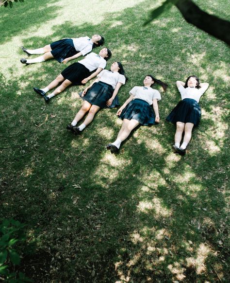 Gallagher Girls, Japanese Photography, Japanese School, Boarding School, Pose Reference Photo, Photography Projects, 인물 사진, Group Photos, Girl Gang