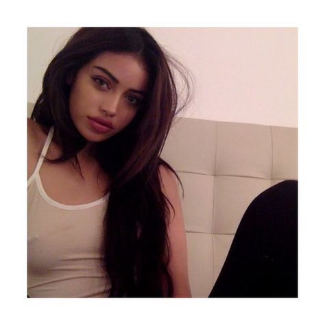 SHEEZUS ❤ liked on Polyvore featuring people and pictures - brown Cindy Kimberly Tumblr, Cindy Kimberly, Long Dark Hair, King Kylie, 인물 사진, 가을 패션, Pretty Makeup, Brunettes, Face Claims