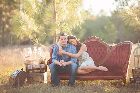 romantic vintage photo shoot                                                                                                                                                                                 More Old Couch, Vintage Couch, Family Picture Poses, Vintage Photoshoot, Romantic Anniversary, Photographs Ideas, Christmas Photography, Anniversary Photos, Wedding Photography Poses