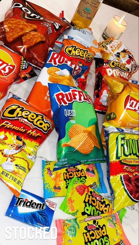 American Snacks Aesthetic, Junk Food Snacks Aesthetic, Snack Pictures, Cheetos Crunchy, Pastries Recipes Dessert, American Snacks, Hot Cheese, Dessert Platter, Store Snacks