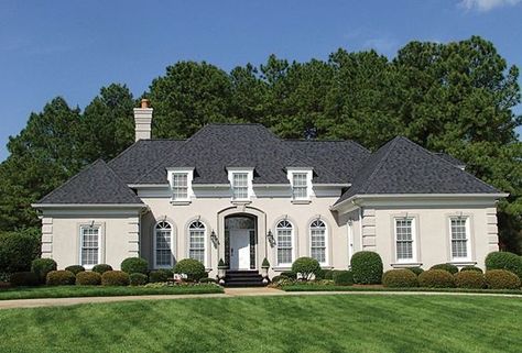 A single level French Country design features the grace and charm of a country manor in a 2500 sq. footprint. European Exterior, Bathroom French Country, Luxury Plan, French Houses, Bedroom Traditional, Elevation Plan, European House Plans, French Country House Plans, House Plans One Story