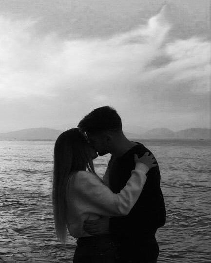 Love Profile, Profile Love, Romantic Lover, Couple Shadow, Grunge Couple, Lovely Photo, Best Profile Pictures, Couple Goals Teenagers, Teen Love