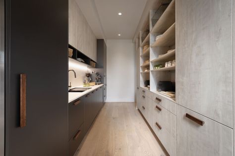 Oak And Grey Kitchen, Creamy Countertops, Metallic Cabinets, Japandi Aesthetic, Pantry Lighting, Integrated Dishwasher, Tidy Kitchen, Pantry Shelf, Butler's Pantry