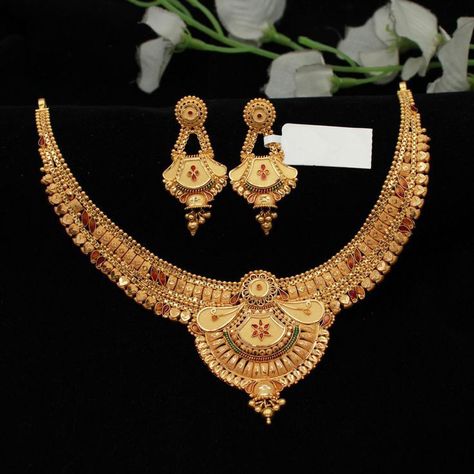 Neckless Set Gold Jewelry, Har Set Design Gold, Har Design Gold, Gold Har Desain, Gold Necklace With Earrings Set, Har Design Gold New, 22k Gold Necklace Indian Jewelry, Gold Set Designs Simple, Necleses Jewelry Gold Indian Latest