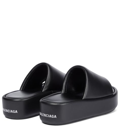 Black Platform Slides, Balenciaga Shoes Women, Balenciaga Slides, Balenciaga Sandals, Balenciaga Leather, Designer Shopping, Black And White Shoes, Balenciaga Black, Slides Women