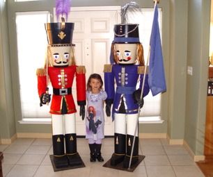 Nutcracker Crafts, Nutcracker Christmas Decorations, Christmas Soldiers, Clay Pot Crafts, Christmas Yard, Nutcracker Christmas, Toy Soldiers, Christmas Deco, Xmas Crafts