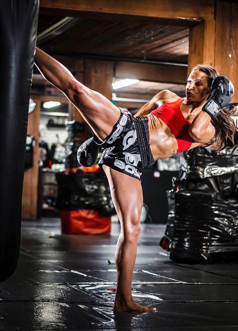 Muay Thai Women, Spartan Race Training, Mma Girls, Female Martial Artists, Boxing Girl, Race Training, Martial Arts Women, Mma Training, Spartan Race